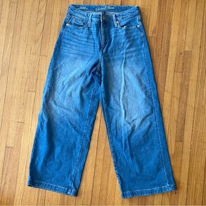 Universal Threads Highest Rise Wide Leg Cropped Jeans